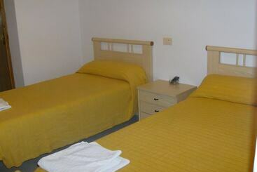 بنسيون Hostal Monterredondo