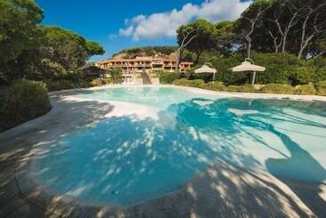 Residenza Roccamare Resort Ville E Appartamenti