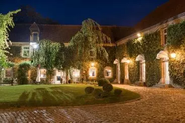 ホテル Logis Hôtel La Gentilhommière