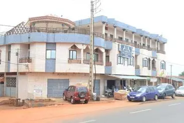 White Horse Hotel Porto Novo