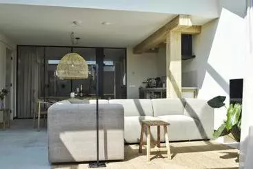 Van Heeckeren Apartments & Suites Buren