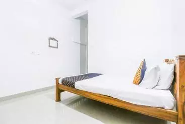 Hotel Spot On Rohini Inn Kadampuzha