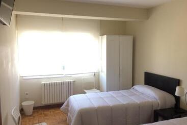 ペンション Pensión Avenida