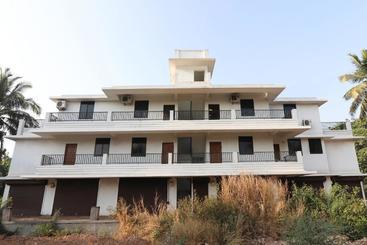 Pensão Oyo Home 81707 Elegant 1bhk Varca