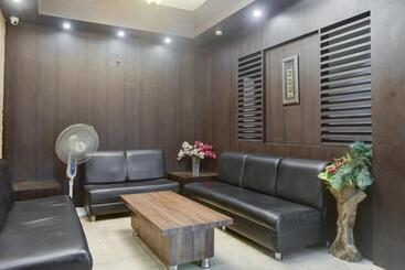 Super Collection O 81293 Hotel Aditya Palace