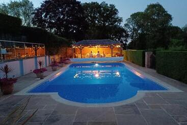 فندق Rookwood Farmhouse B&b