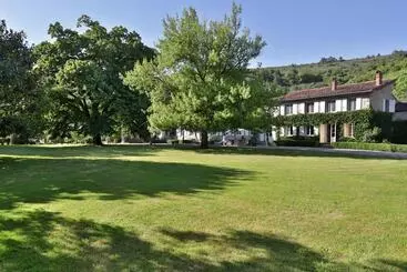 Majatalo La Chapelle Aux Acacias