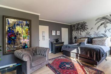 Пансион La Chapelle Aux Acacias