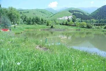 Пансион Tezh Ler у тани