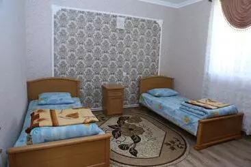 Majatalo Tezh Ler у тани