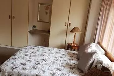 Aamiaismajoitus (B&B) Fig Tree Manor Self Catering