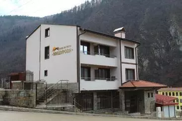 Pensionat къща за гости мишурови