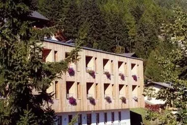 هتل Al Cargà