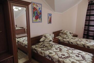 بنسيون Alekselena