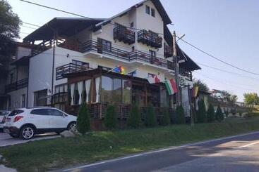 Pensiunea Pomi  Oesti