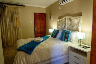 פנסיון Hlulani Guest House