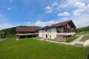 Pensiunea Patru Anotimpuri