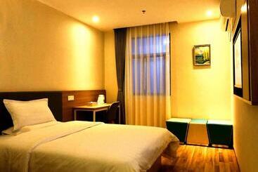 Hotel 7days Inn Huaiji High Speed Railway Station Administrative Service Center Branch