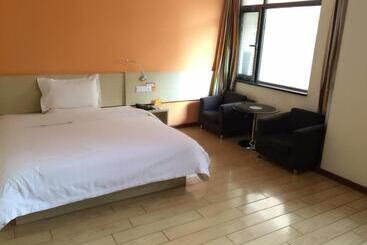 Hotel 7days Inn Lintao City Gold Street