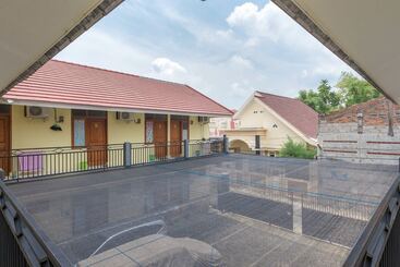 Pensionat Koolkost Near Gor Untung Suropati