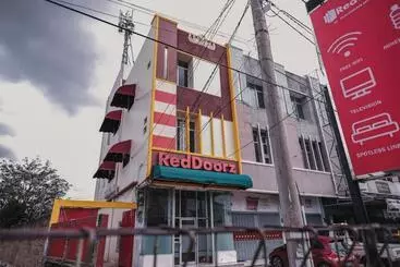 Pension Reddoorz @ Jalan Pangeran Antasari Lampung 2