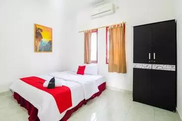 ペンション Reddoorz Near Universitas Pamulang