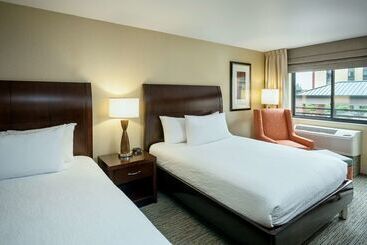 Отель Hilton Garden Inn Seattle  Issaquah