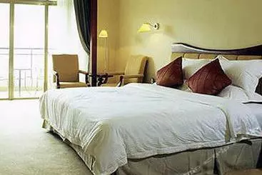 Phoenix Lakeview Resort Hotel