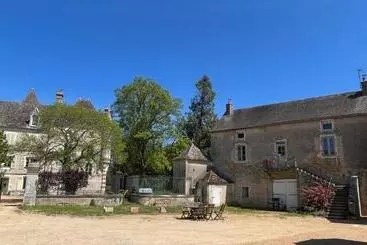 ペンション Château Du Mauny, Gîtes Et Chambres D Hôtes En Bourgogne