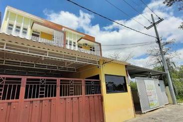 호텔 Oyo 90610 De Living Syariah