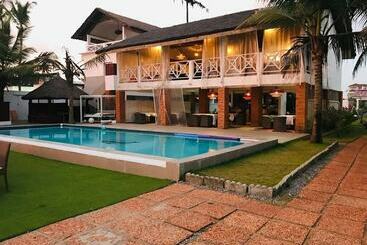 پانسیون Amarily Lodge