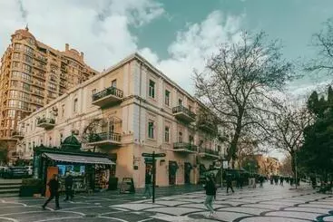 هتل Nizami By La Casa