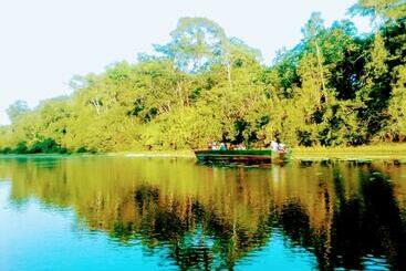 Albergue Iquitos Expeditions