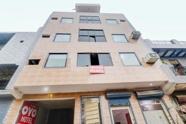 בית מלון כפרי Oyo 77324  Shubham