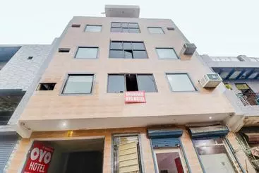 Hotel Oyo 77324 Shubham
