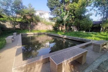 Hotell Villa Batu Tua Puncak Mitra Reddoorz