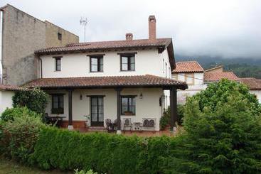 بنسيون Casa De Aldea Los Duesos