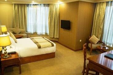 Jupiter International Hotel   Cazanchis