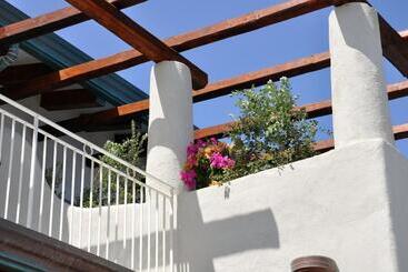 公寓式酒店  Nerossidiana