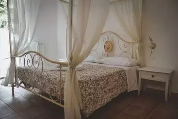 Aamiaismajoitus (B&B) Le Radici Laviano