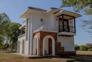 Hotelli Gran Pacifica Beach Resort & Homes