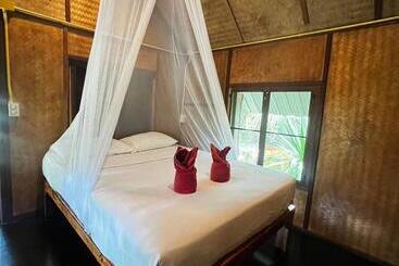 Khaosok Bamboo Huts Resort