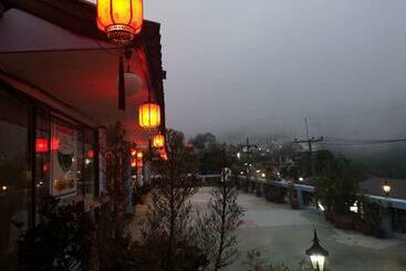 אתר נופש Mae Salong Villa