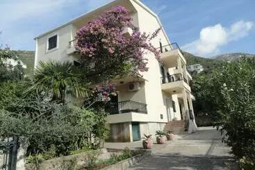 پانسیون Apartments & Rooms M