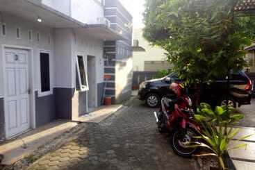 پانسیون Dedy Kost