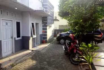 پانسیون Dedy Kost