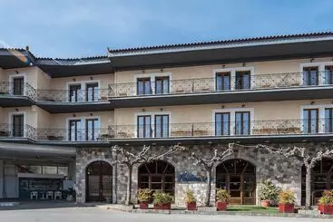 בית מלון כפרי Arahova Inn