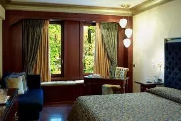 Отель Grand Serai Congress And Spa