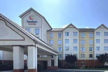 Hotel Comfort Suites Airport