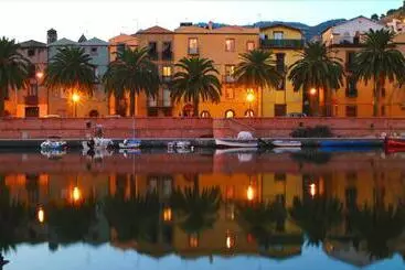 فندق Corte Fiorita Albergo Diffuso